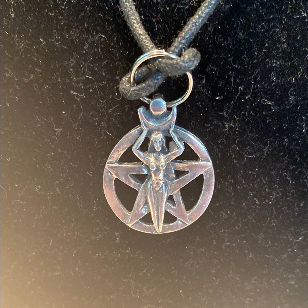 NWOT Silvertone Pentagram Moon Goddess Necklace